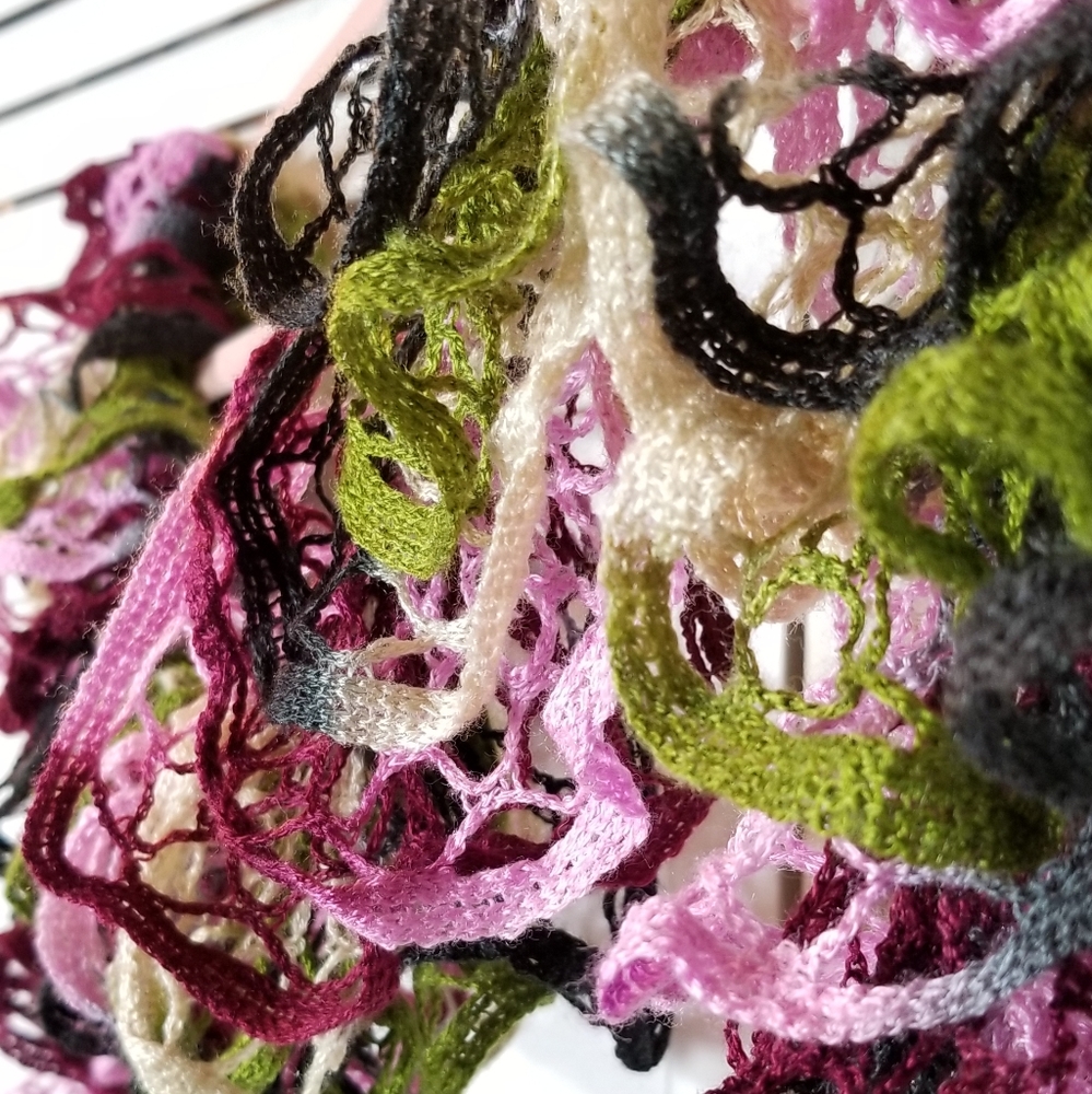 Handmade Ruffle Scarf, New - Picture 2 of 3
